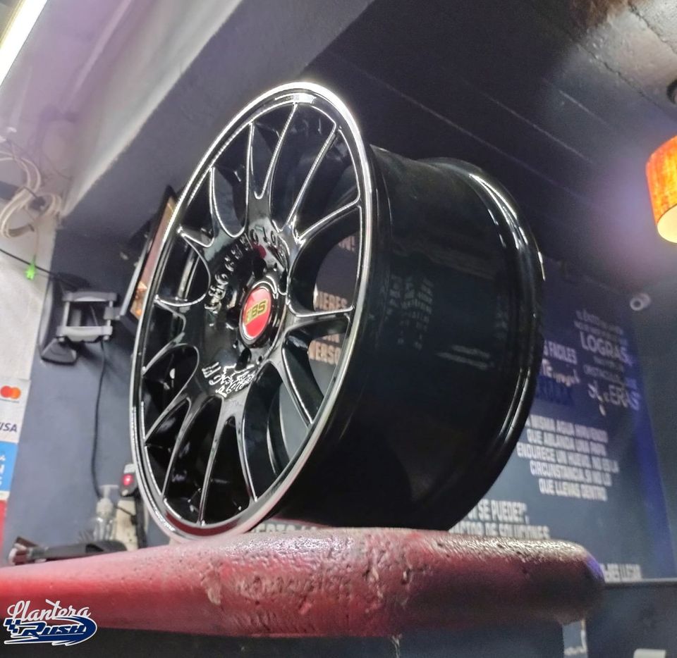 JUEGO DE RINES 18"X8" 5-112 TIPO BBS CH-R