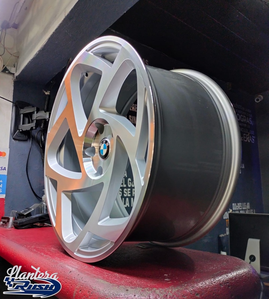 JUEGO DE RINES 19"X8.5"/9.5" 5-120 TIPO RADI8