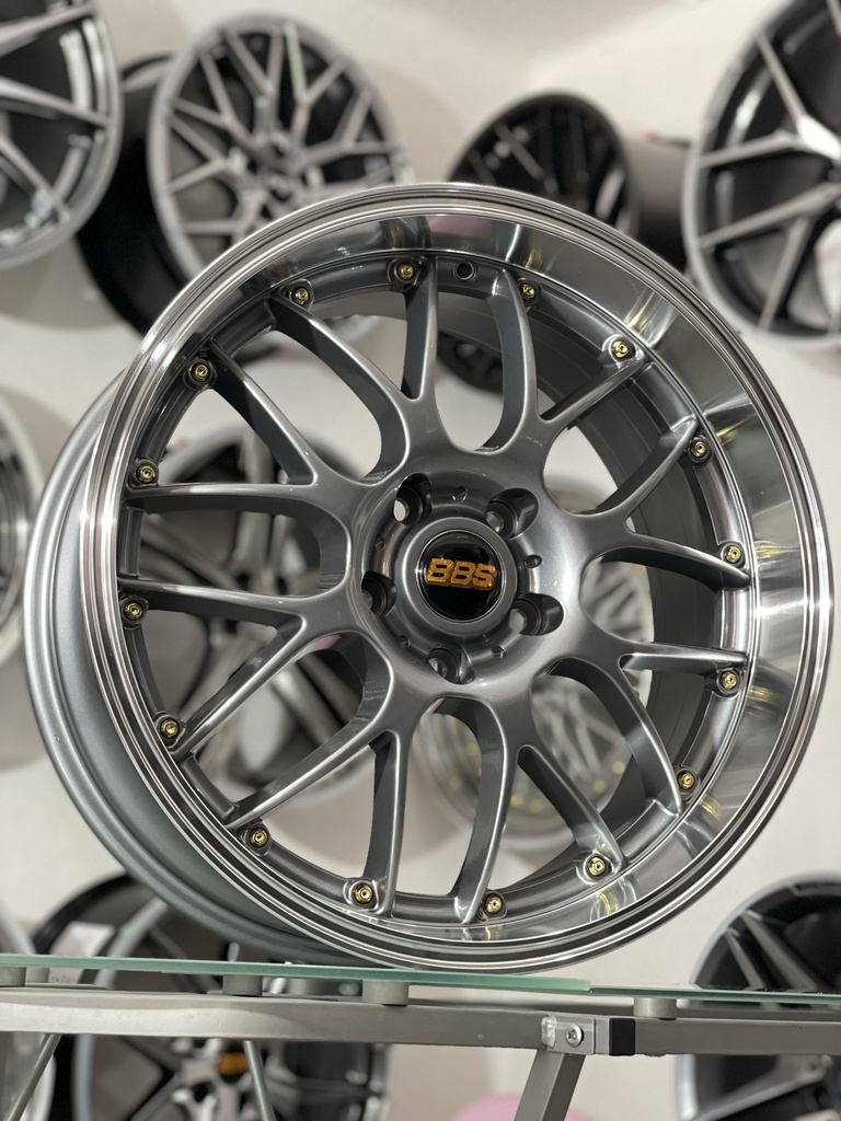 JUEGO DE RINES 18X8.5" 5-112/114.3 TIPO BBS RS-GT