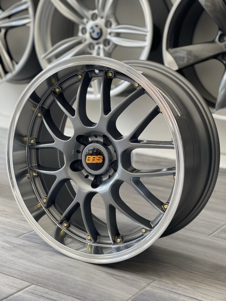 JUEGO DE RINES 18X8.5" 5-112/114.3 TIPO BBS RS-GT