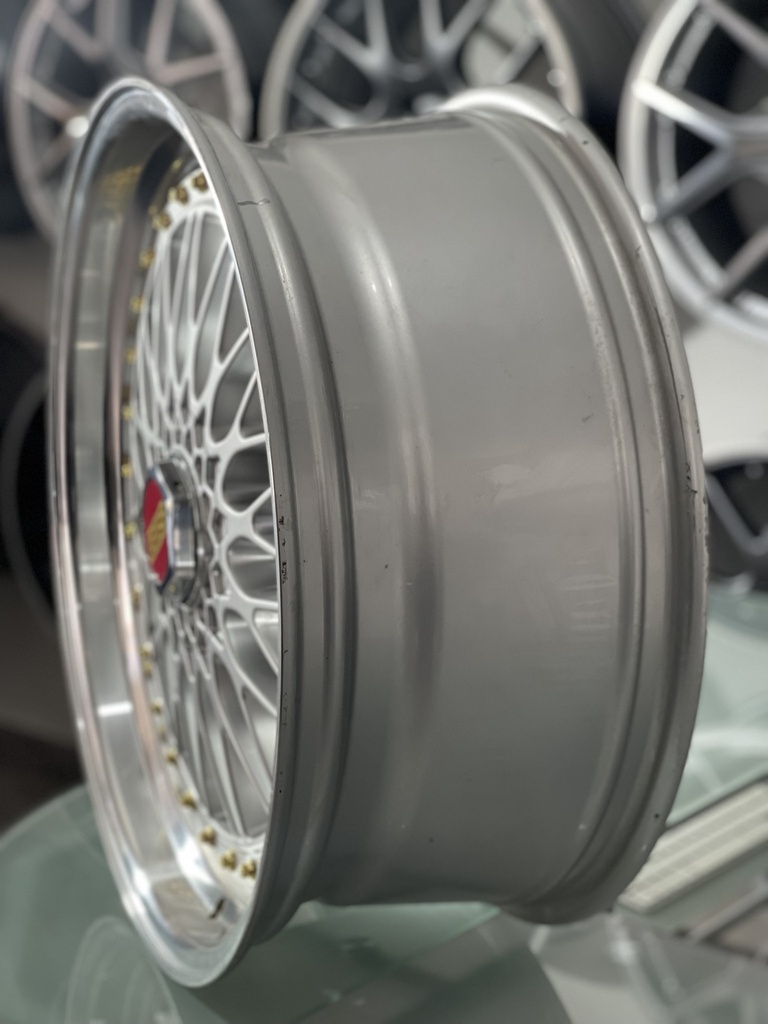 JUEGO DE RINES 20X8.5/9.5" 5-112/5-120 TIPO BBS RS