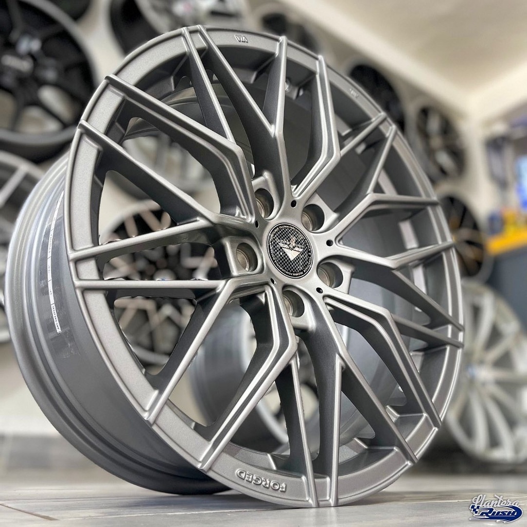 JUEGO DE RINES 18"X8" 5-100/112/114.3 TIPO OZ ULTRALEGGERA THL