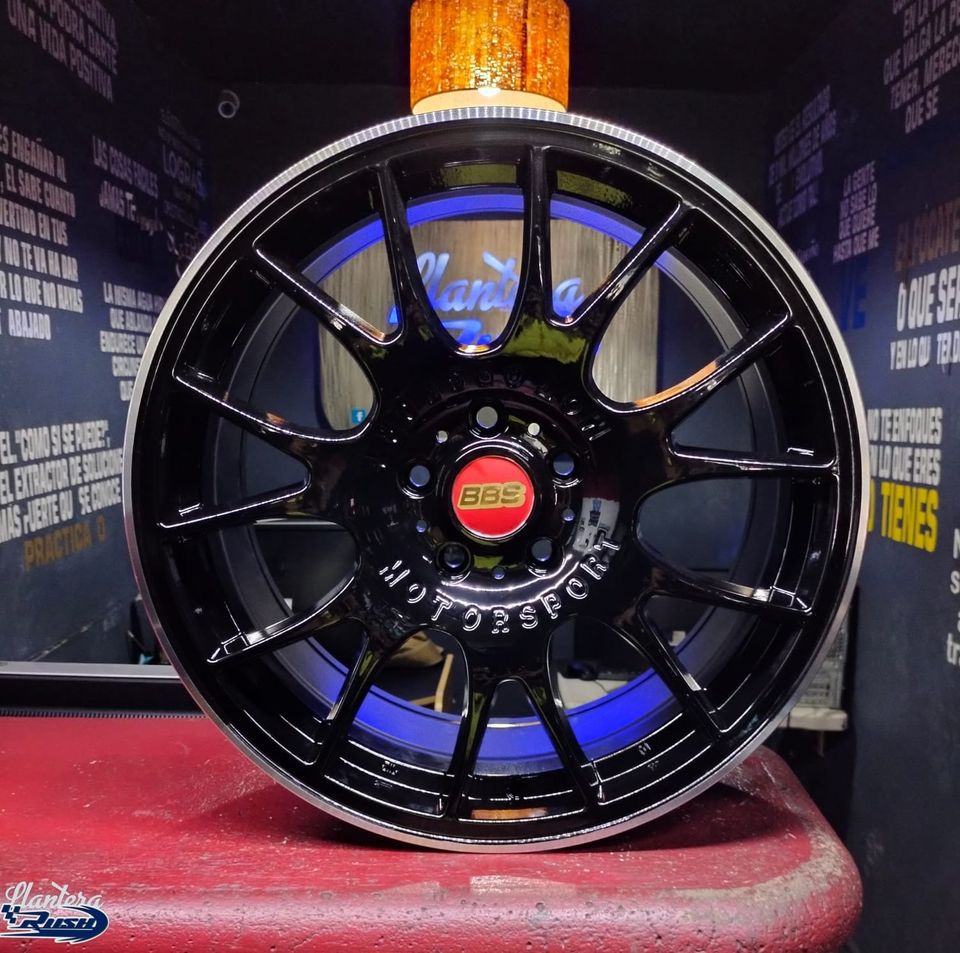 JUEGO DE RINES 18"X8" 5-112 TIPO BBS CH-R