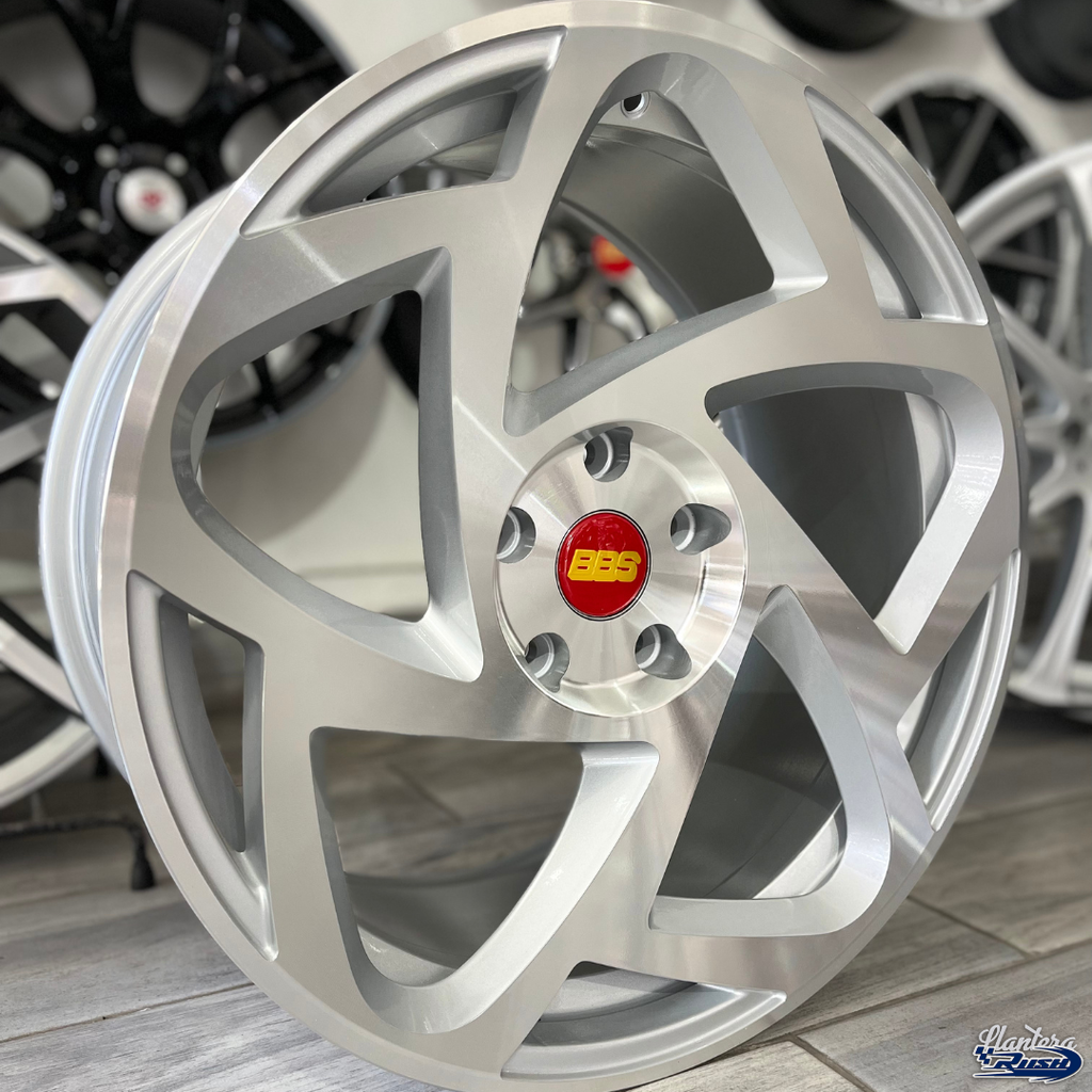 JUEGO DE RINES 19"X8.5"/9.5" 5-120 TIPO RADI8