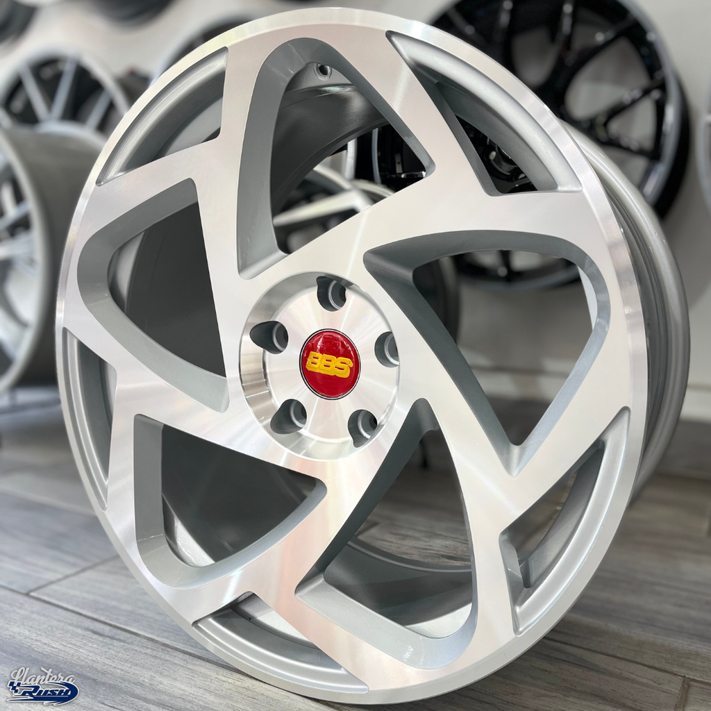 JUEGO DE RINES 19"X8.5"/9.5" 5-120 TIPO RADI8