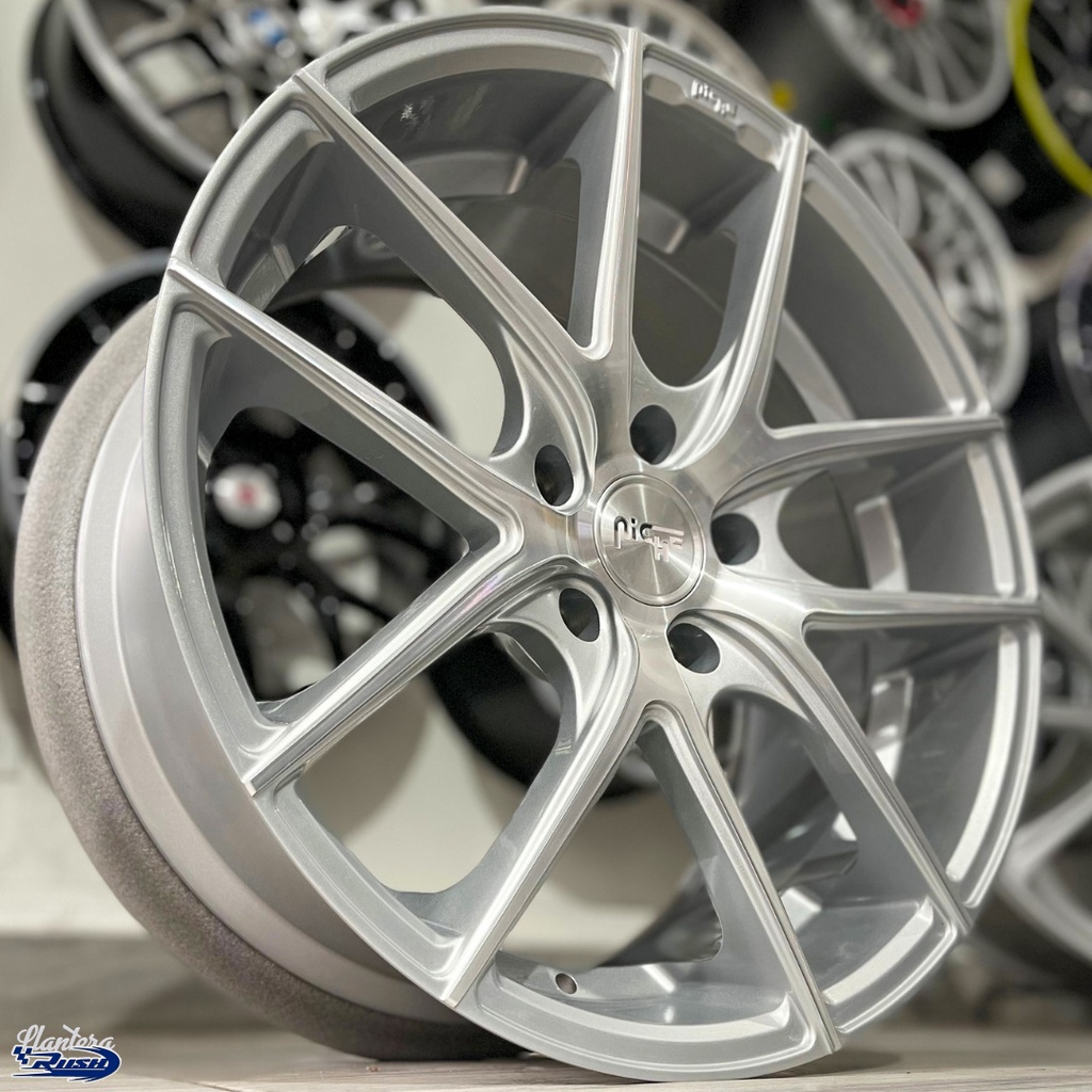 JUEGO DE RINES 19"X8.5" 5/120 NICHE TARGA