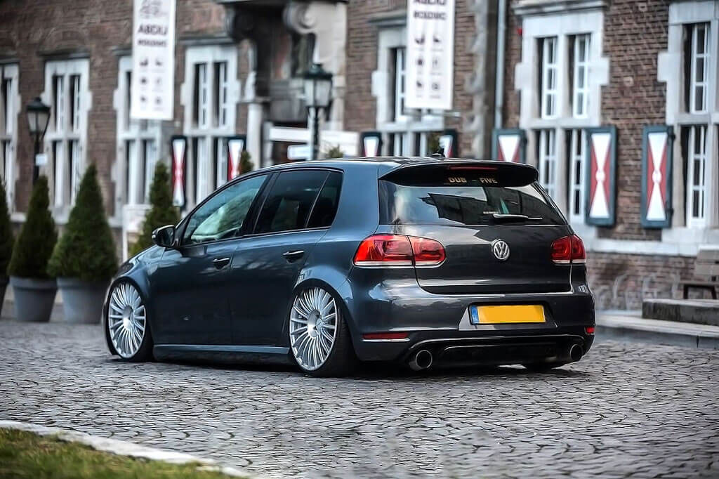JUEGO DE RINES 18"X8.5"/9.5" 5-100 TIPO ROTIFORM R153