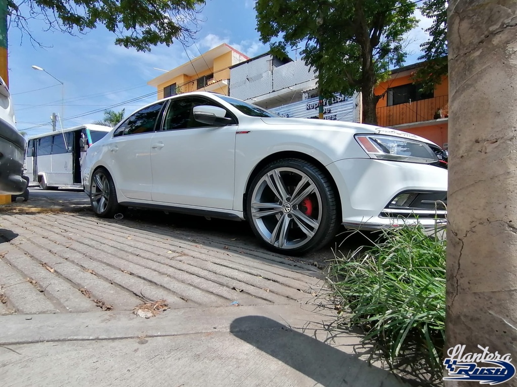 JUEGO DE RINES 19"X8" 5-112 TIPO R-LINE