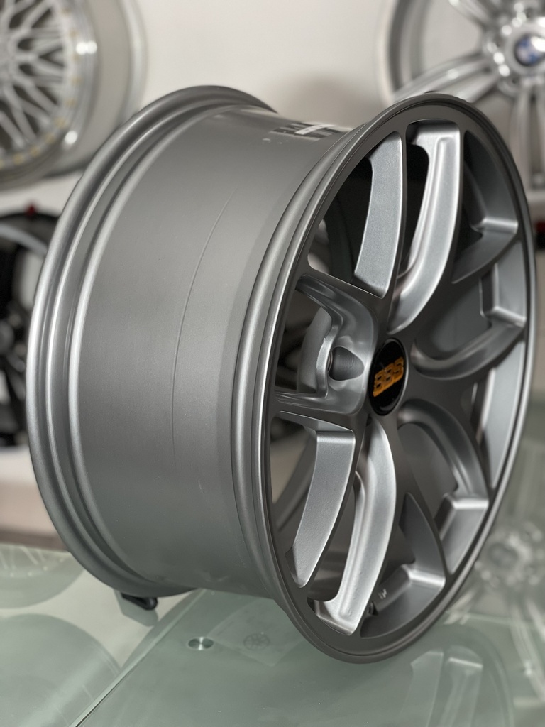 JUEGO DE RINES 18"X8.5" 5-112/5.114.3 TIPO BBS FI-R
