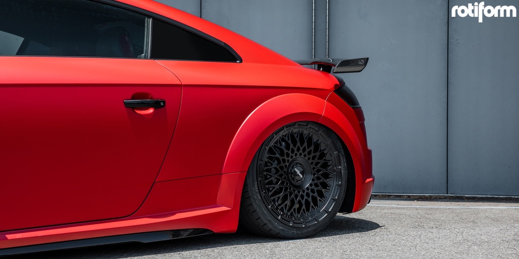 JUEGO DE RINES 19"X8.5" 5-112 ROTIFORM LHR-M