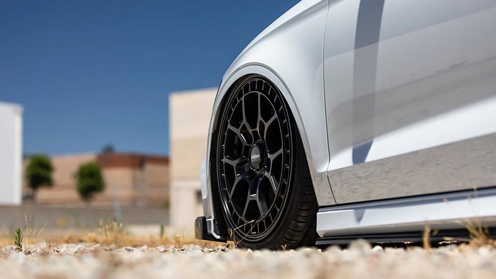 JUEGO DE RINES 19"X8.5" 5-112 ROTIFORM ZMO-M