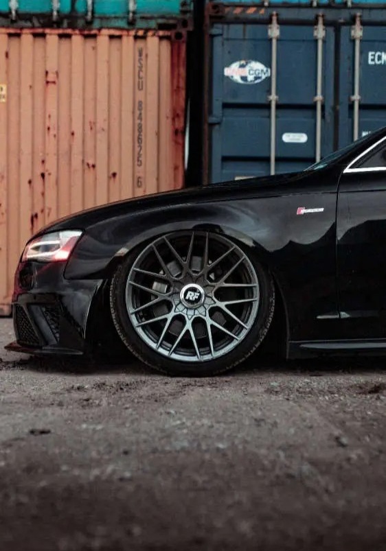 JUEGO DE RINES 18"X8.5"/9.5" 5-100/112/114.3 TIPO ROTIFORM RSE