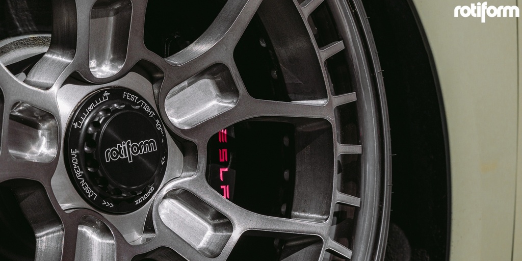 JUEGO DE RINES 19"X8.5" BLANCK ROTIFORM ZMO-M