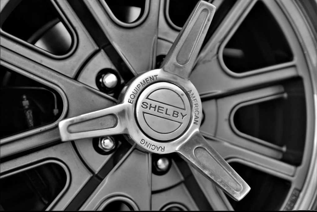 JUEGO DE RINES 18"X8" 5-114.3 AMERICAN RACING SHELBY COBRA